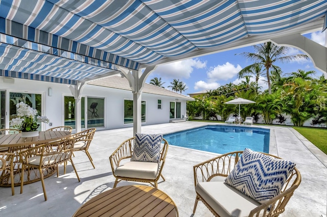 530 NW 14th St, Delray Beach, FL 33444 - swimming pool featuring a patio, a pergola, and outdoor dining space