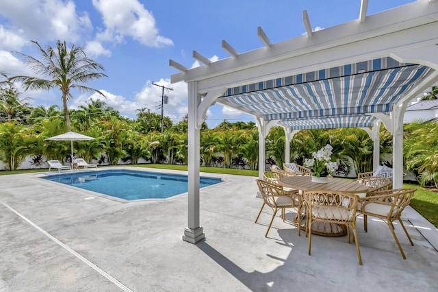530 NW 14th St, Delray Beach, FL 33444 - swimming pool with a pergola, a patio area, and outdoor dining area
