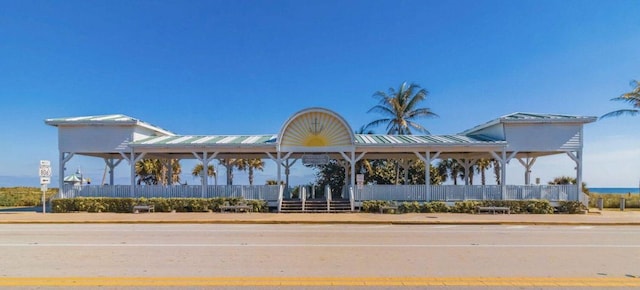 530 NW 14th St, Delray Beach, FL 33444 - view of home's community featuring fence