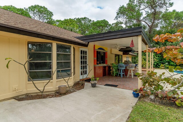 view of patio / terrace with ceiling fan