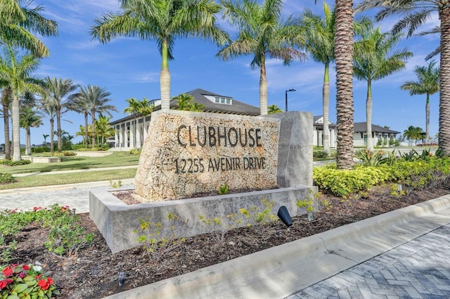 view of community / neighborhood sign