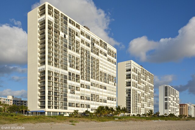 2800 S Ocean Blvd Unit 2-A, Boca Raton, FL 33432 - view of property featuring a view of city