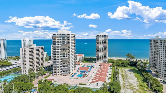 bird's eye view featuring a water view