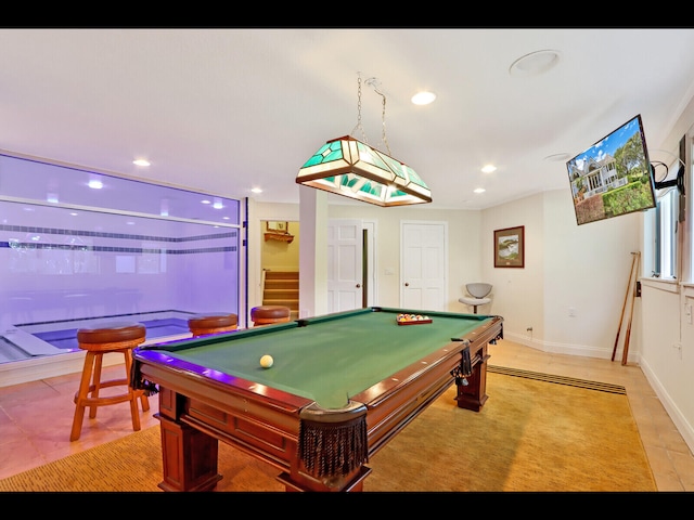 playroom featuring pool table