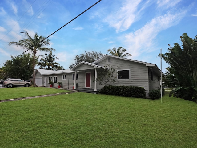 view of front facade with a front yard