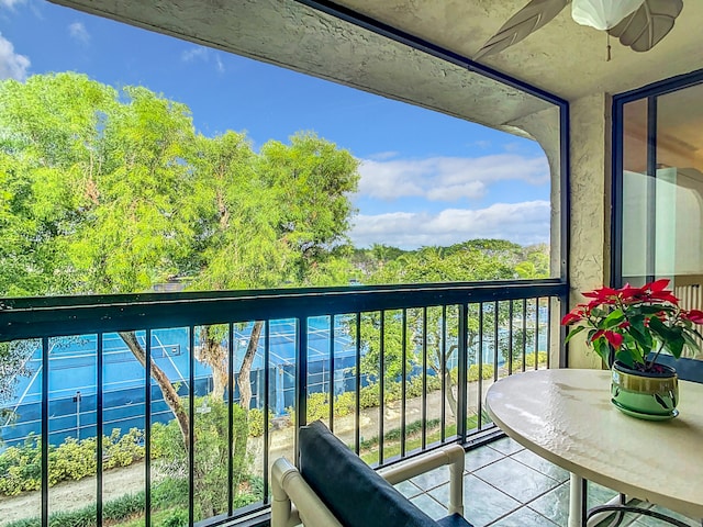 balcony with ceiling fan