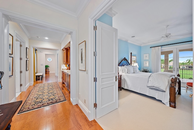 bedroom featuring access to outside, crown molding, ceiling fan, and light hardwood / wood-style flooring