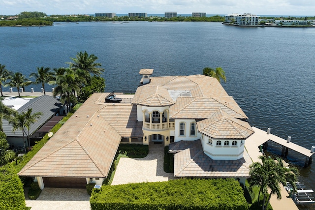 bird's eye view featuring a water view