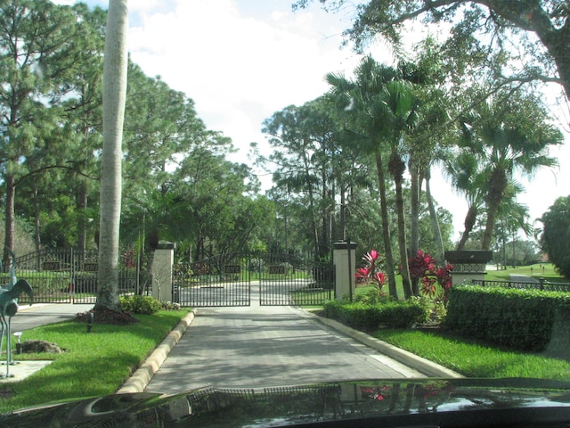 Listing photo 2 for 11991 Torreyanna Cir, Palm Beach Gardens FL 33412