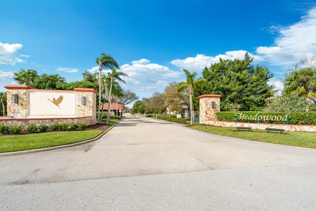 view of community / neighborhood sign