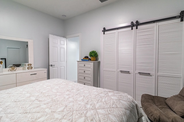 bedroom featuring a closet