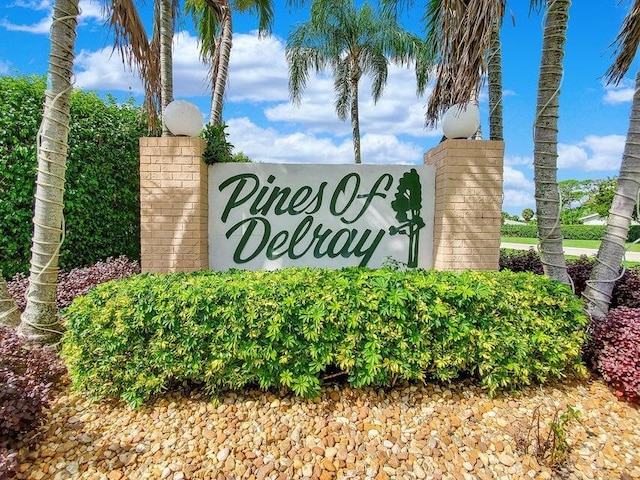 view of community / neighborhood sign