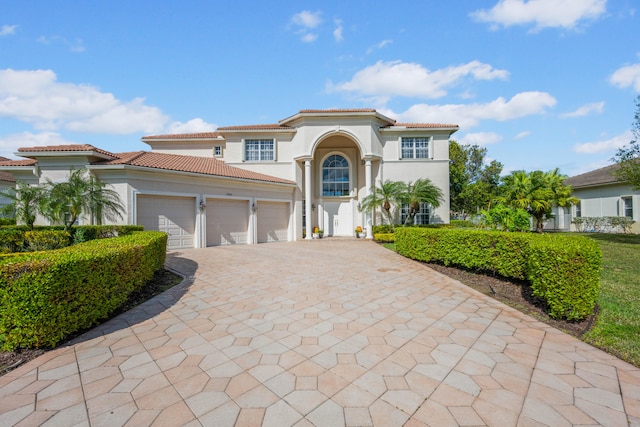 view of mediterranean / spanish-style home