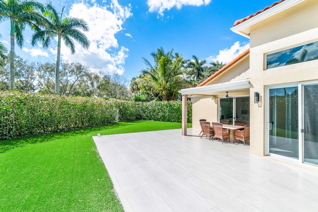 view of yard with a patio