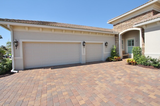 view of front facade with a garage