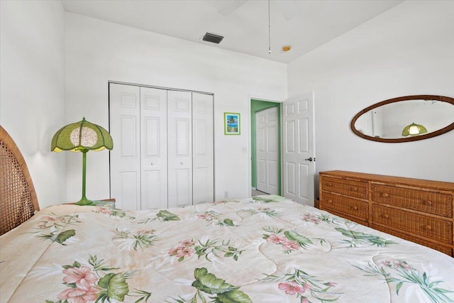 unfurnished bedroom featuring a closet and ceiling fan