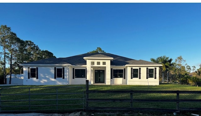 view of front of property with a front yard