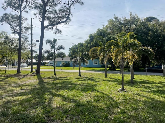 Listing photo 3 for 2726 S 10th St, Fort Pierce FL 34982