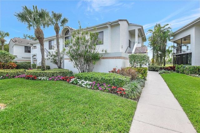 view of front of house with a front yard