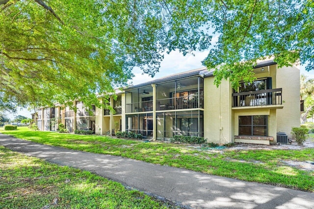 5087 Oak Hill Ln Unit 315, Delray Beach, FL 33484 - exterior space featuring central AC