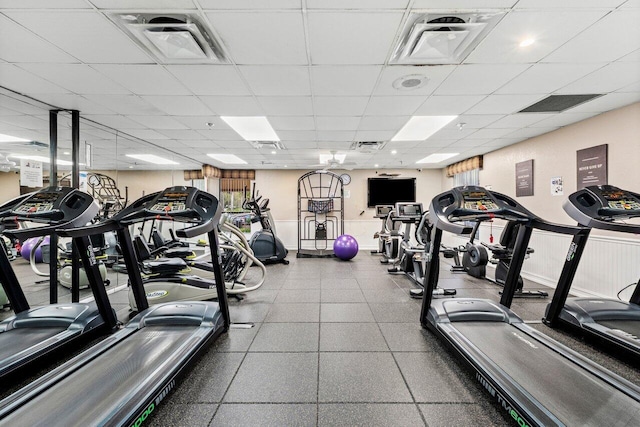 5087 Oak Hill Ln Unit 315, Delray Beach, FL 33484 - workout area featuring visible vents and a drop ceiling