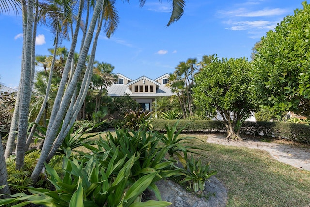 view of front facade