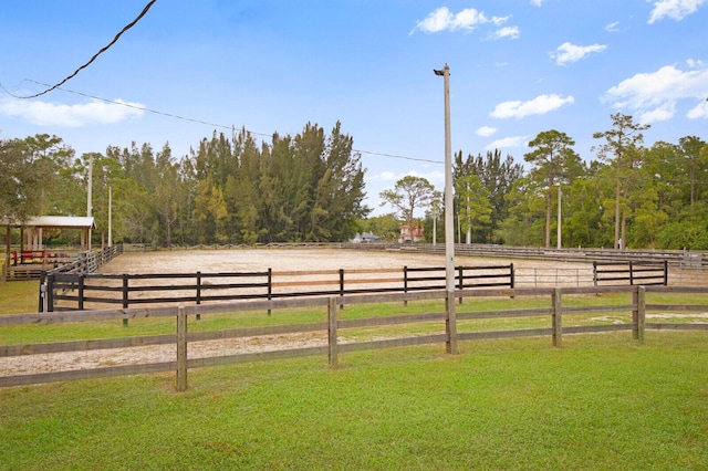 view of yard featuring a rural view