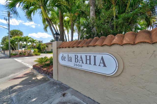 view of community / neighborhood sign