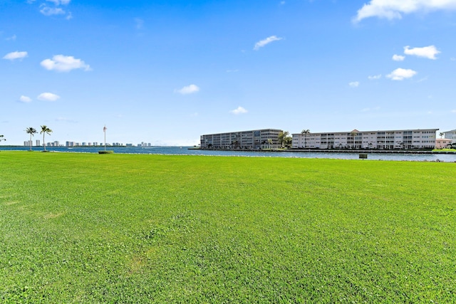 view of yard featuring a water view