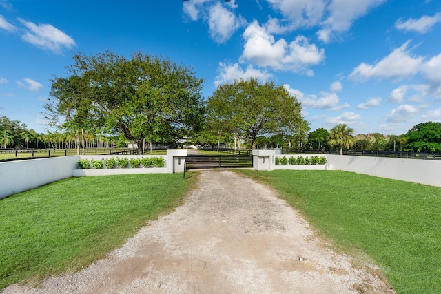 view of front of house featuring a front yard