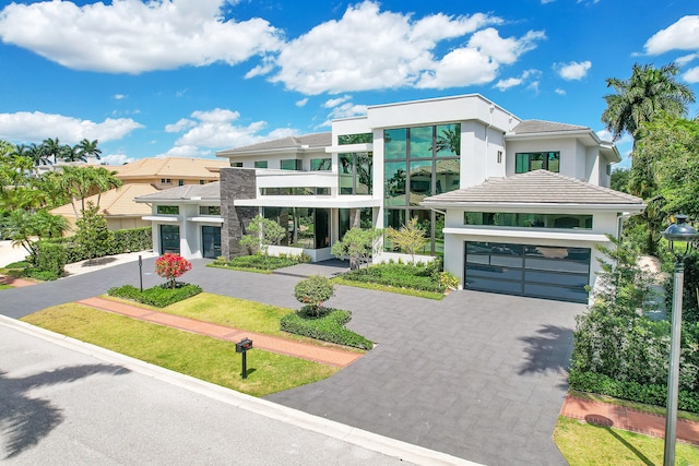 view of front of property featuring a garage