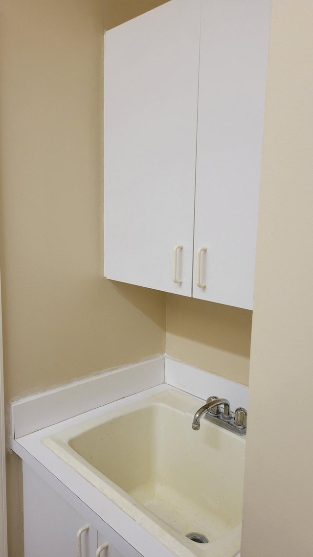 laundry room with sink