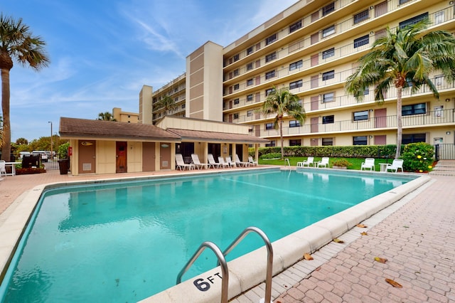 view of swimming pool