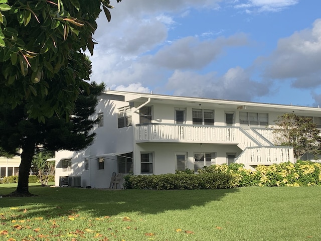 view of building exterior featuring cooling unit