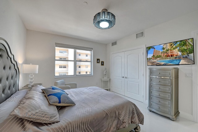 bedroom featuring a closet