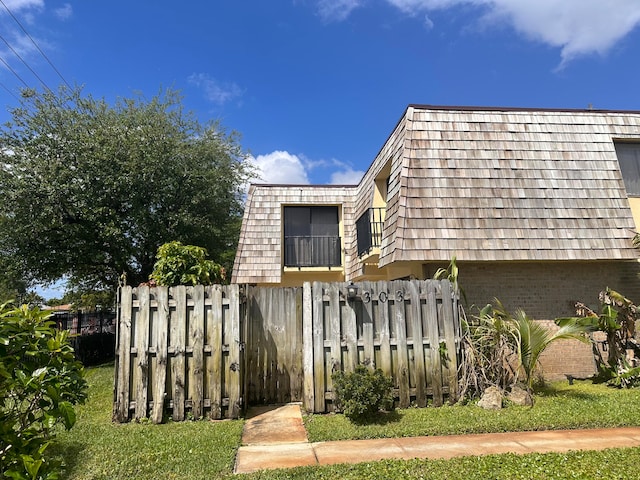 view of side of home