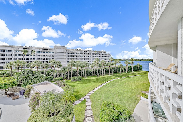 view of yard featuring a water view