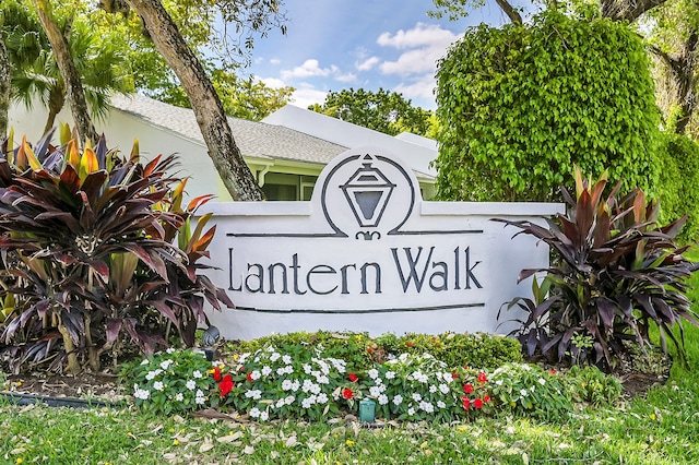 view of community / neighborhood sign