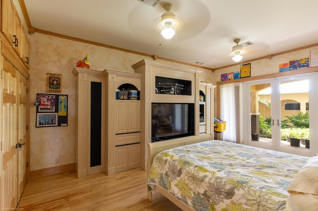 bedroom featuring crown molding, ceiling fan, and light wood-type flooring