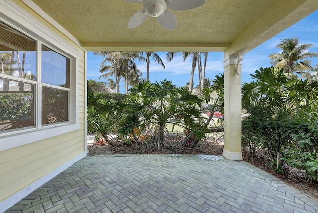 view of terrace with ceiling fan