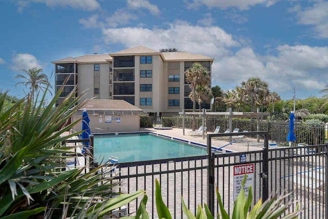 view of swimming pool