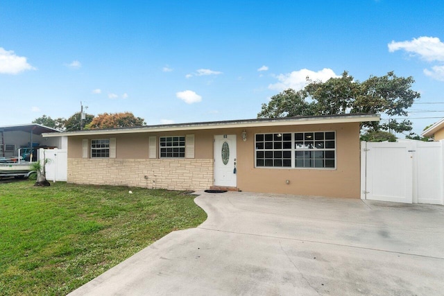 view of front of house with a front yard