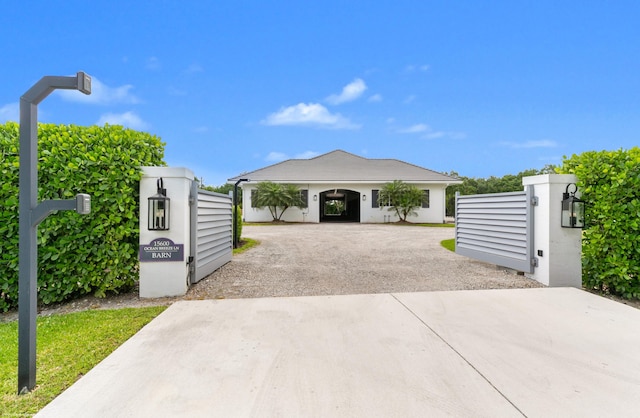 view of front of property