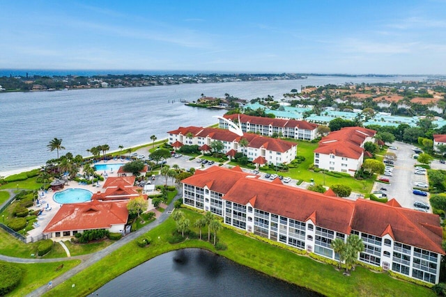 bird's eye view featuring a water view