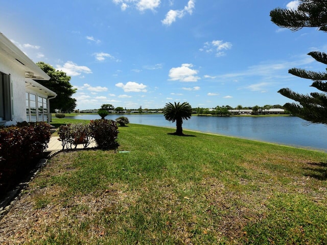 view of yard featuring a water view