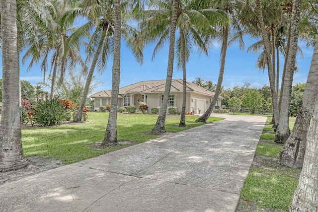 view of front of house with a front lawn