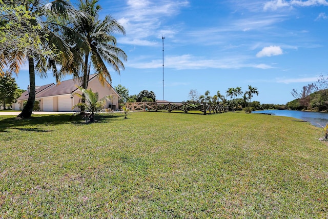 view of yard featuring a water view