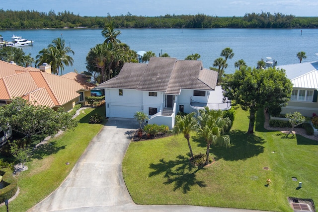 bird's eye view featuring a water view