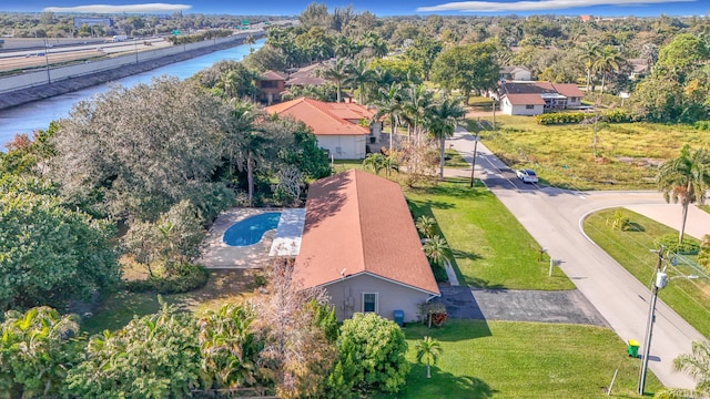 bird's eye view with a water view