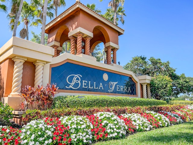 view of community / neighborhood sign